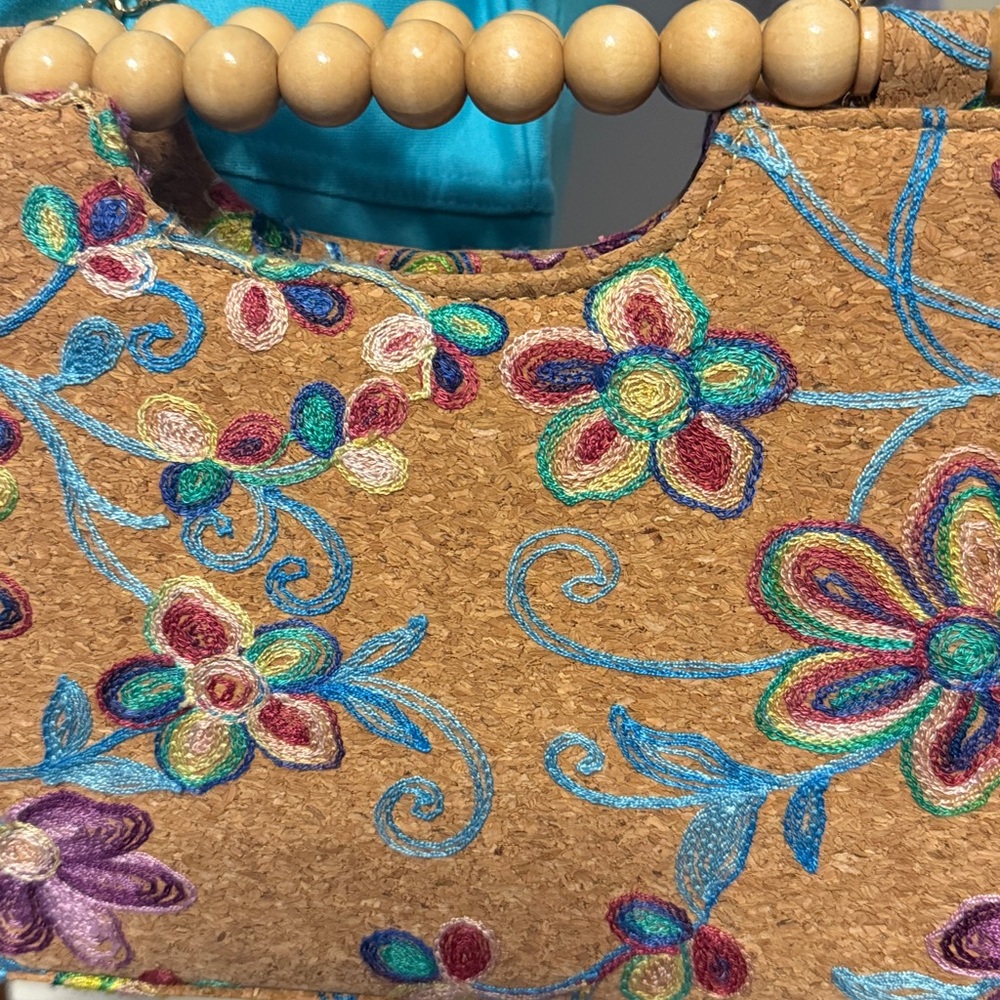 Floral Embroidered Cork Handbag with Gold chain - Picture 4 of 9